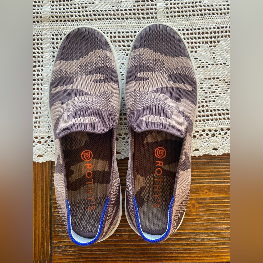 Rothy’s the sneaker taupe camo 9
